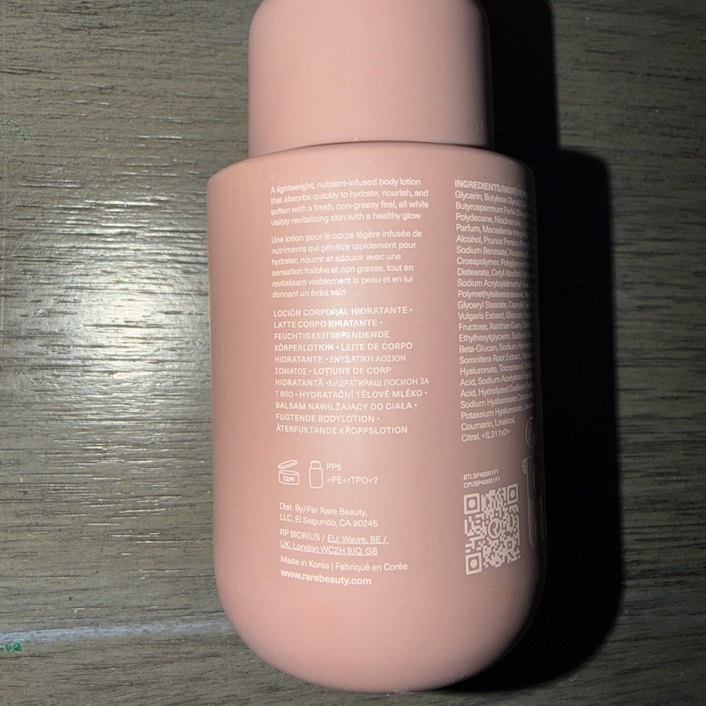 Rare Beauty Fresh Comfort Hydrating Body Lotion - Soft Pink - Picture 2 of 4